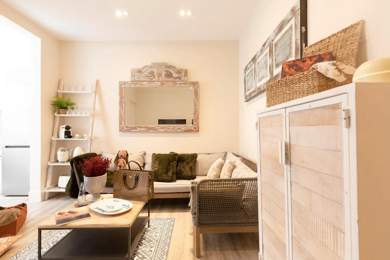 Chic Apartments Barcelona 0*,  Spain