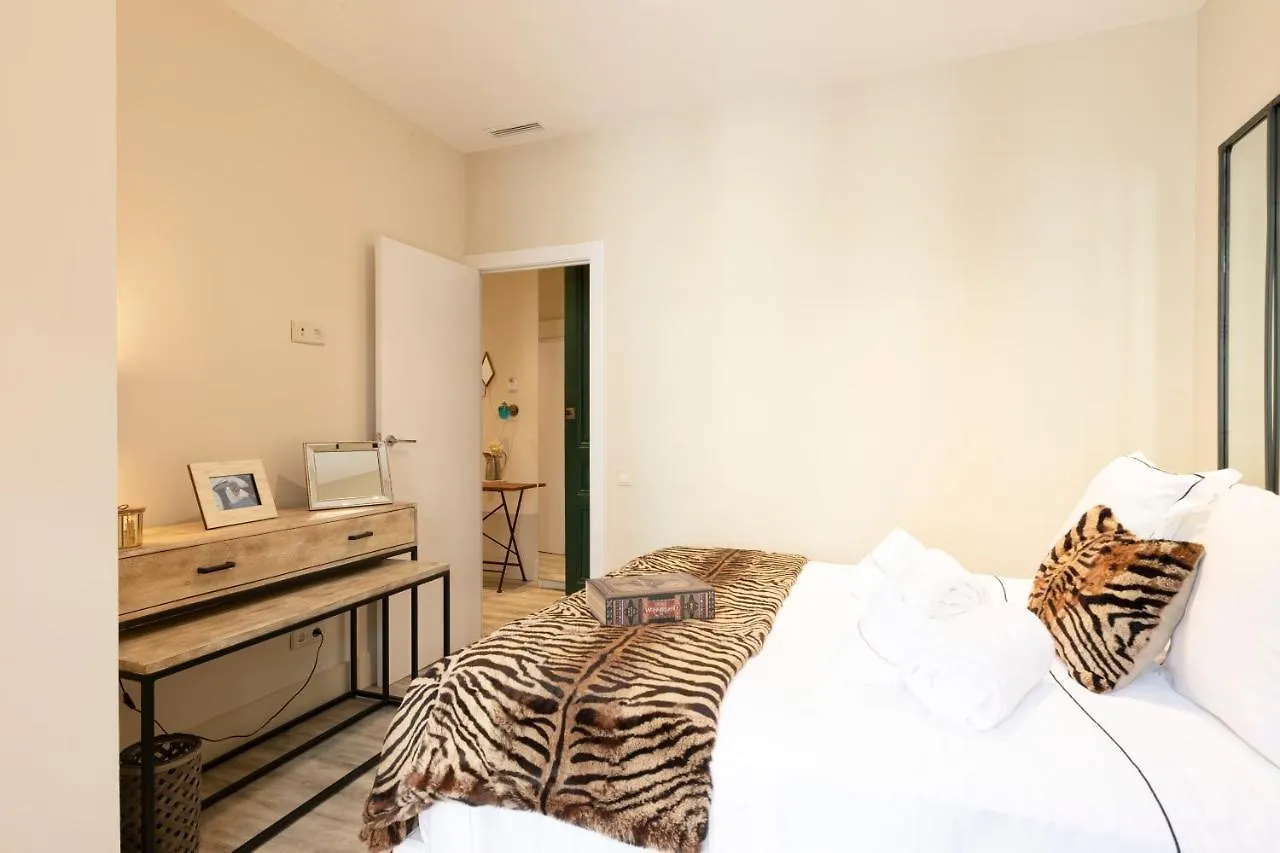 Chic Apartments Barcelona 0*,